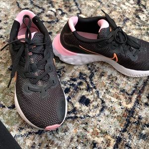 Nike running renew running